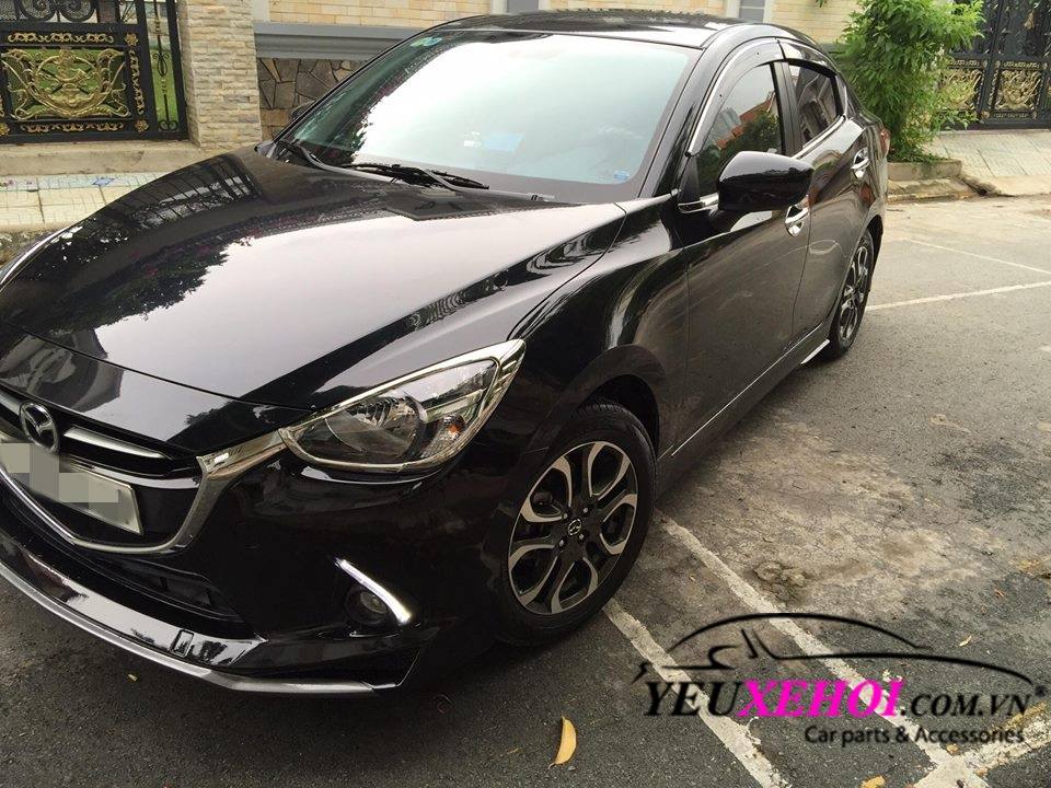 Mazda2 nữa lên body lip Drive68 -made in Thailand