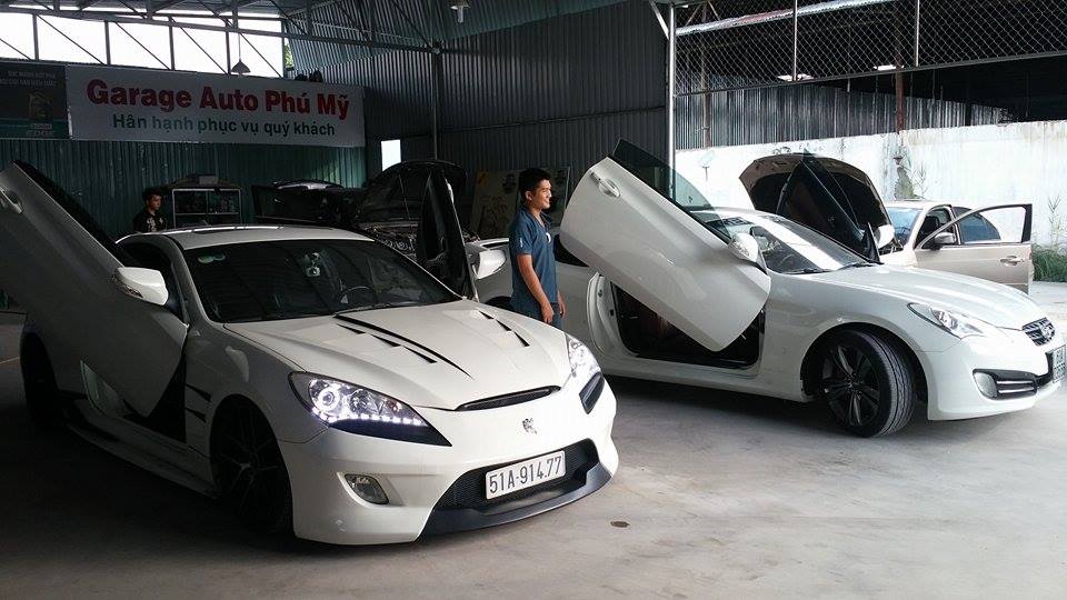 GENESIS COUPE / LAMBO DOORS / BLUE