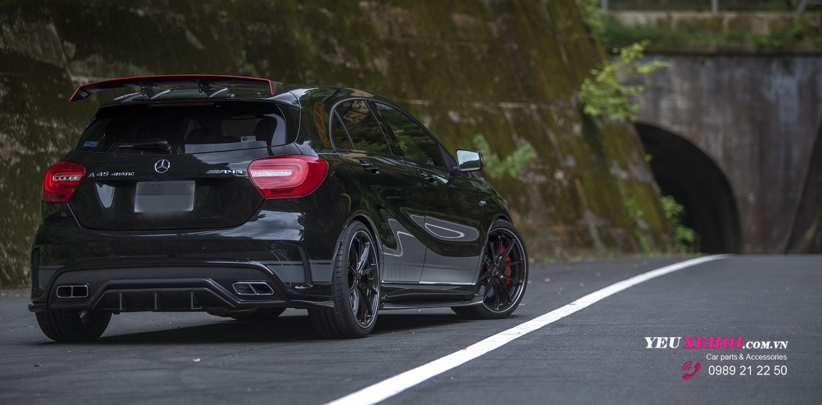 VARIS CARBON ADDS ON MERCEDES  A45 