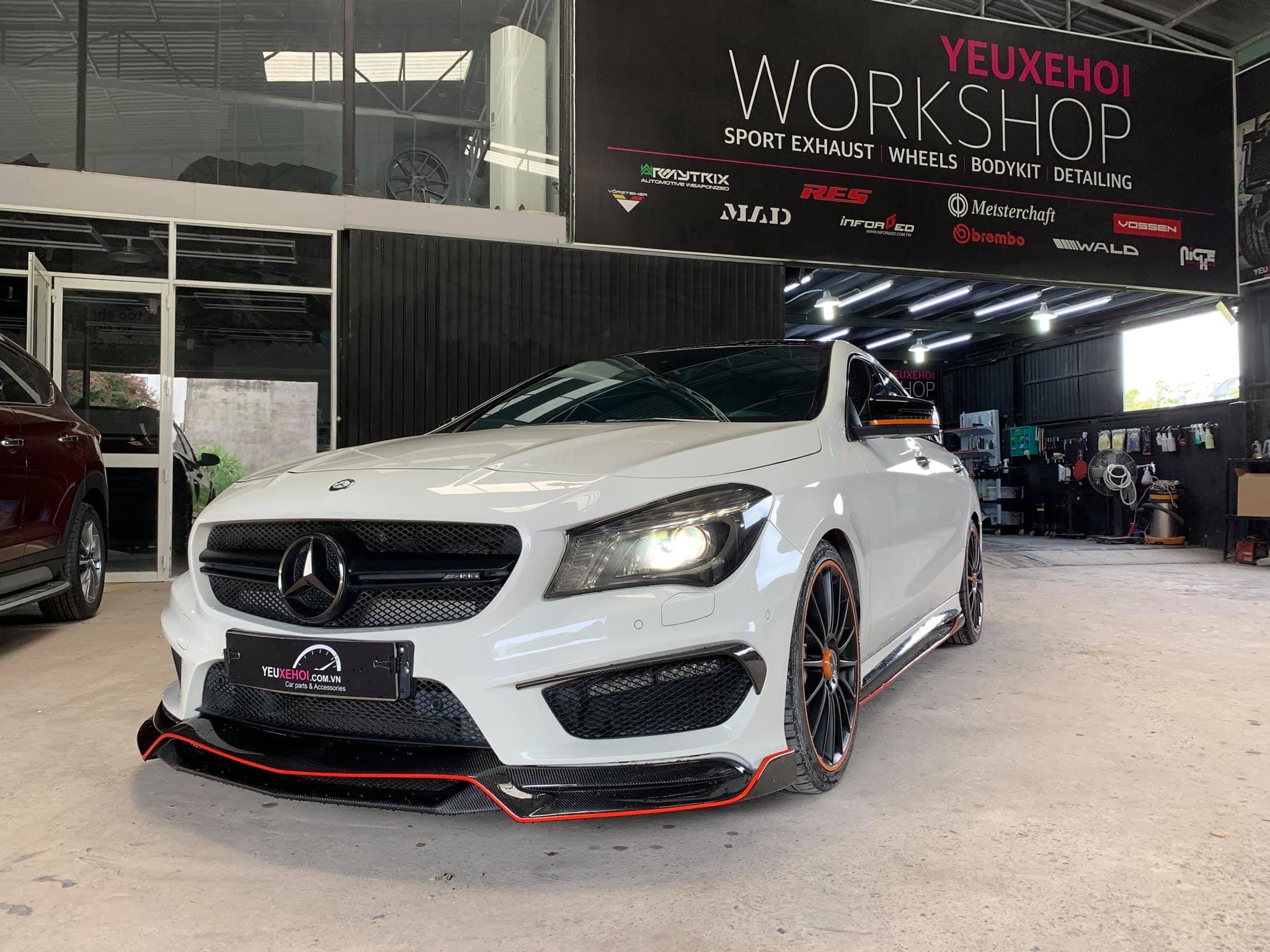 MERCEDES CLA45 / RES EXHAST / CARBON LIP ADD ON