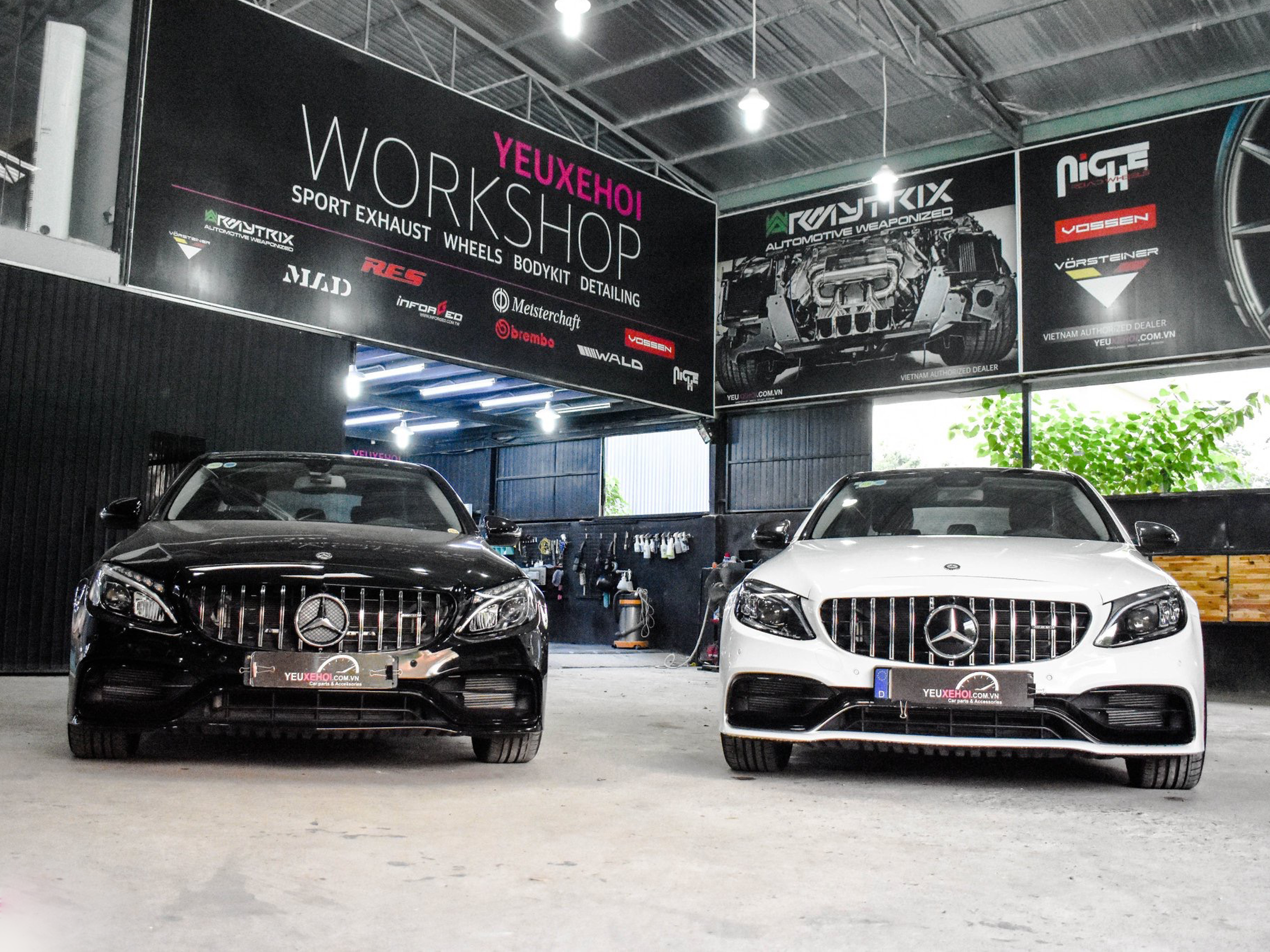 BỘ ĐÔI MERCEDES C200 ĐẦU TIÊN TẠI VIỆT NAM LÊN BODYKIT C63s 2019