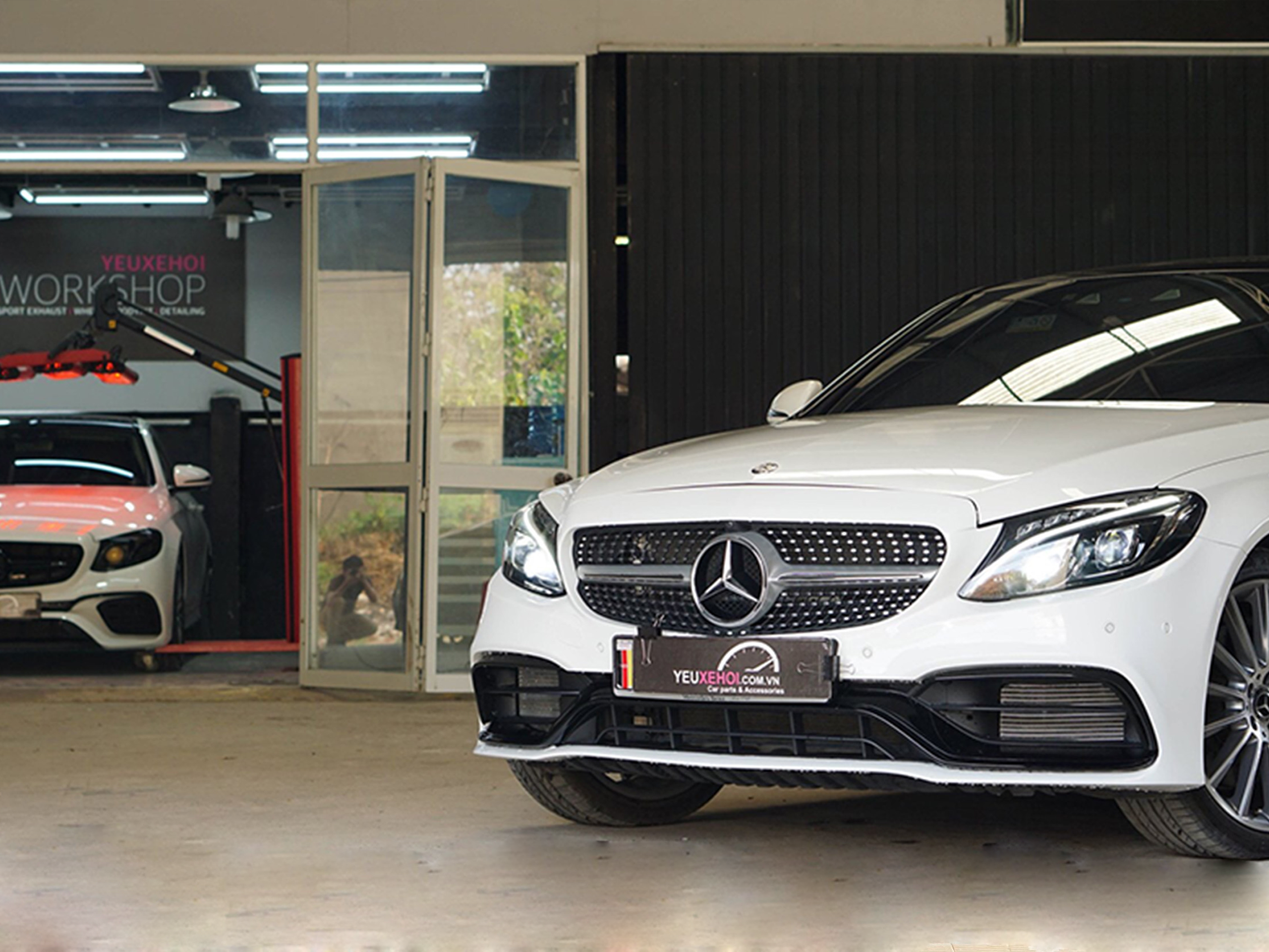 MERCEDES C300 AMG ĐẸP NGẤT NGÂY VỚI BỘ BODYKIT C63 CHUẨN HÃNG !