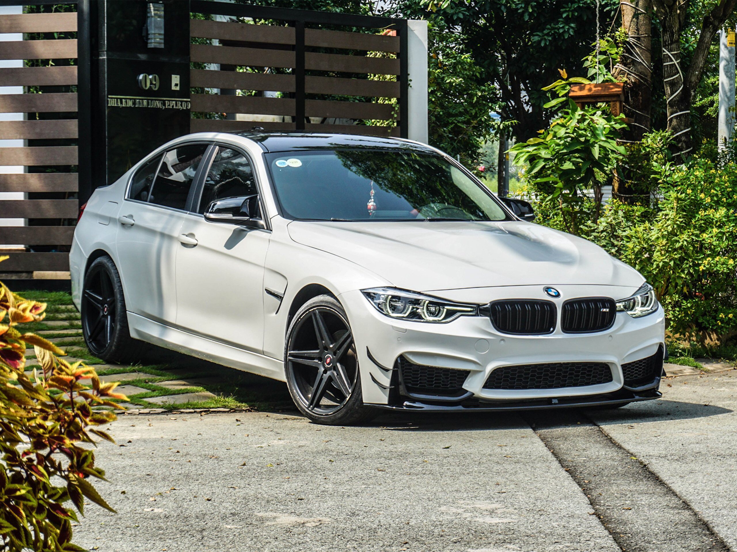 HOÀN THIỆN GÓI NÂNG CẤP THÂN VỎ M3 TOPONE CHO BMW F30 