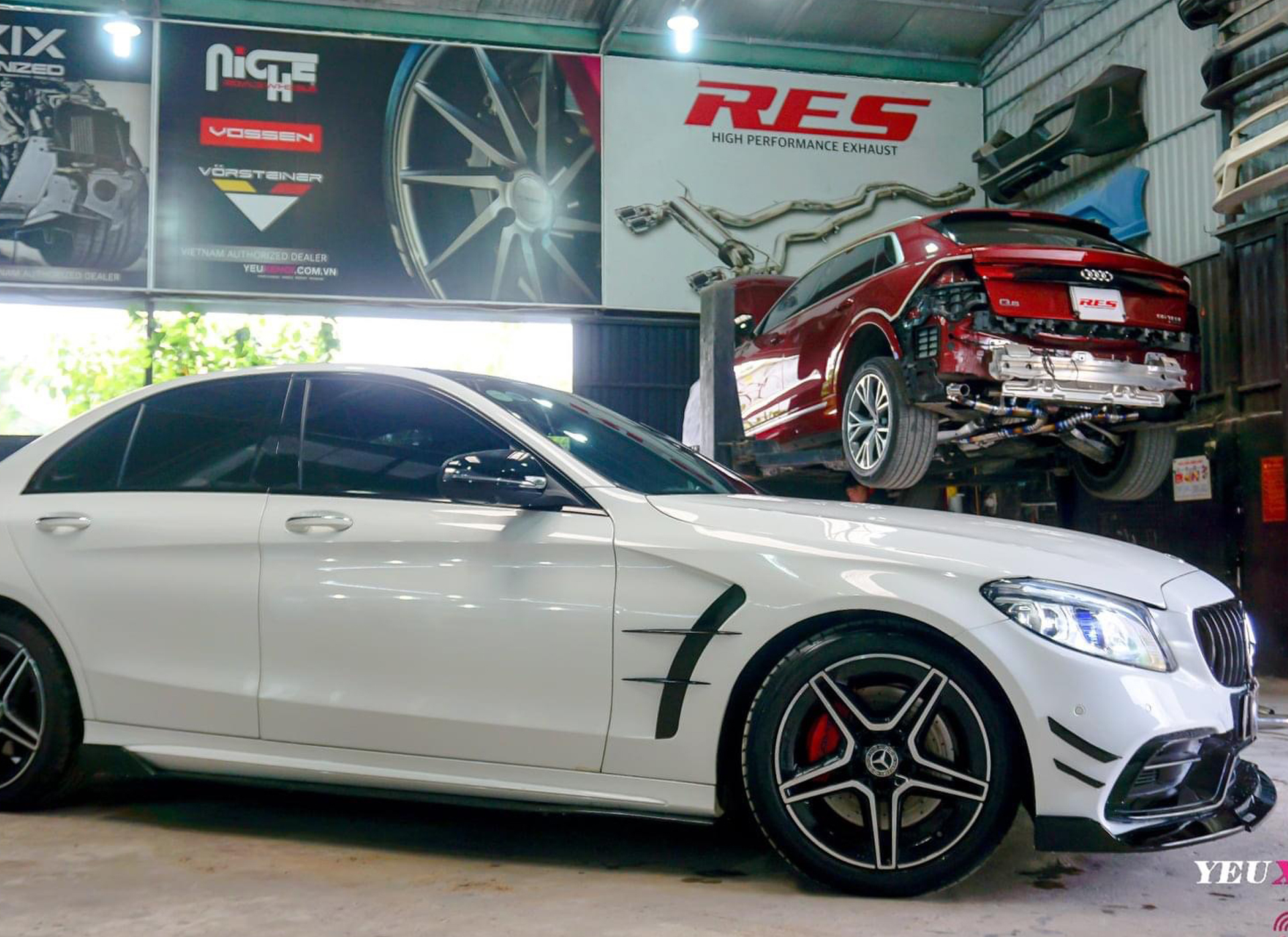 MERCEDES C300 AMG / ARMYTRIX EXHAUST / BODYKIT C63 TOPONE KÈM FENDER CARLSSON