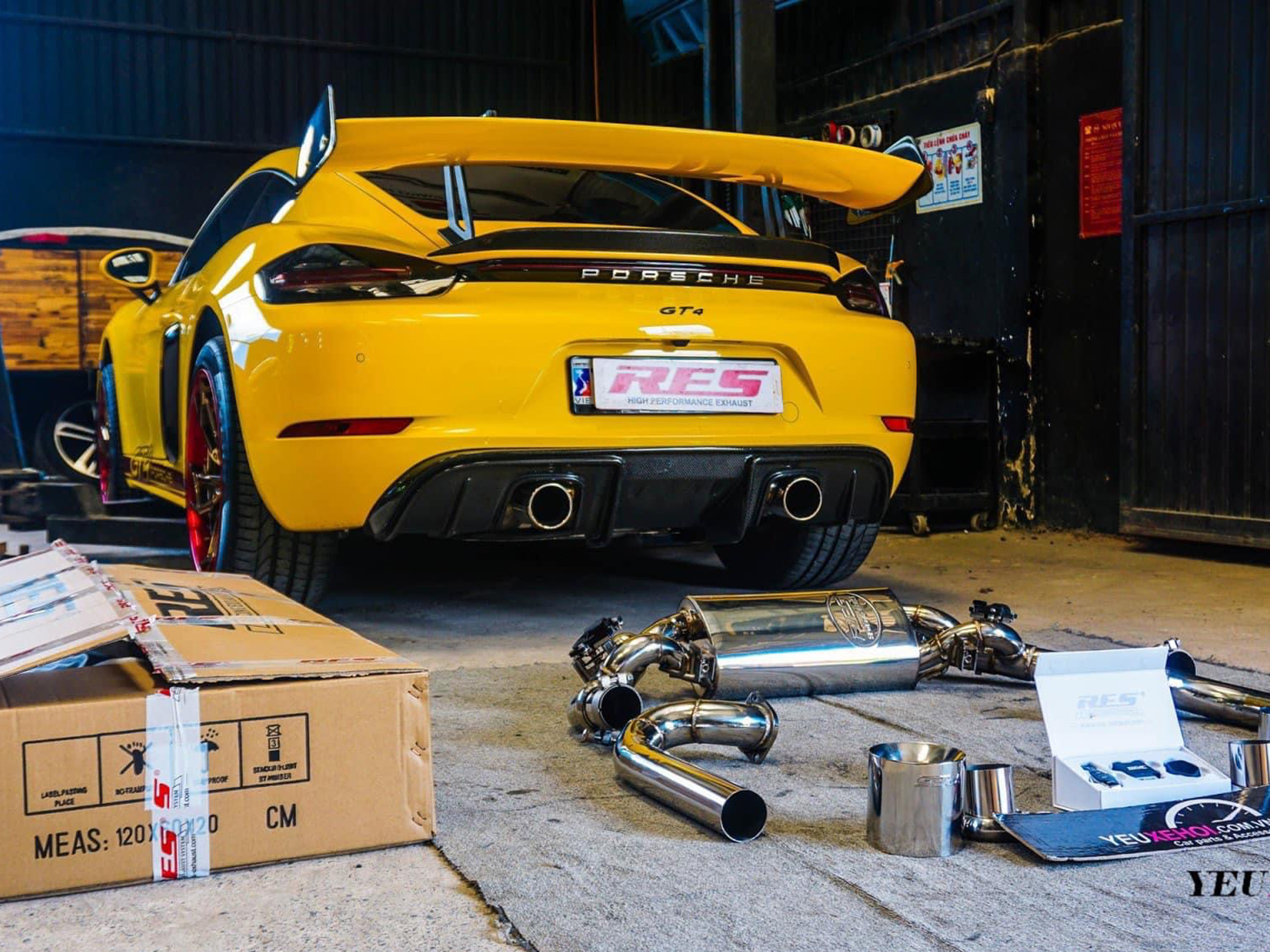 PORSCHE 718 / FULL RES EXHAUST 