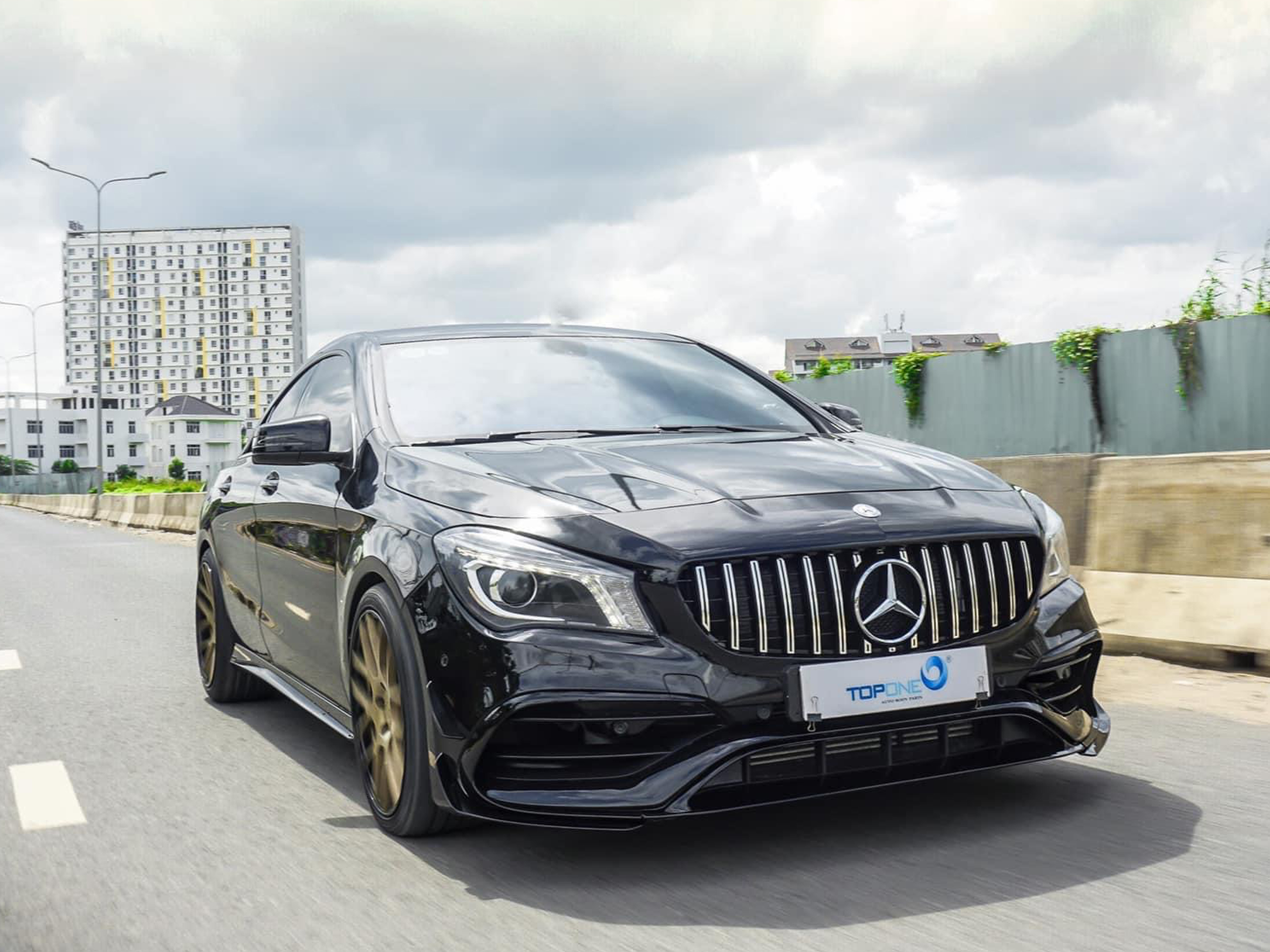 HOÀN THIỆN GÓI NÂNG CẤP MERCEDES CLA200 LÊN BODYKIT CLA45 / TOPONE