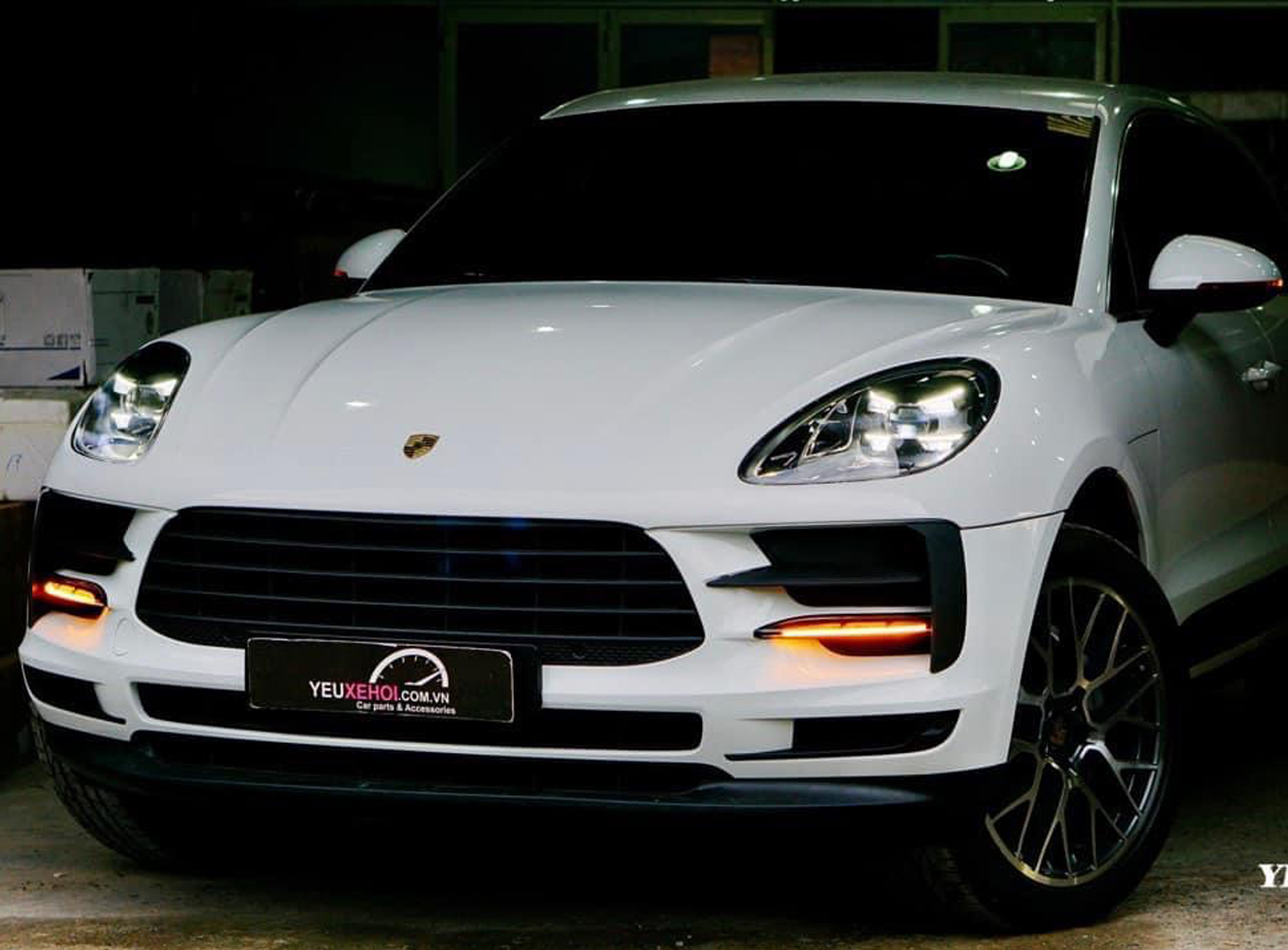HOÀN THIỆN GÓI NÂNG CẤP PORSCHE MACAN 2016 LÊN 2021 VỚI ĐÈN LED MATRIX