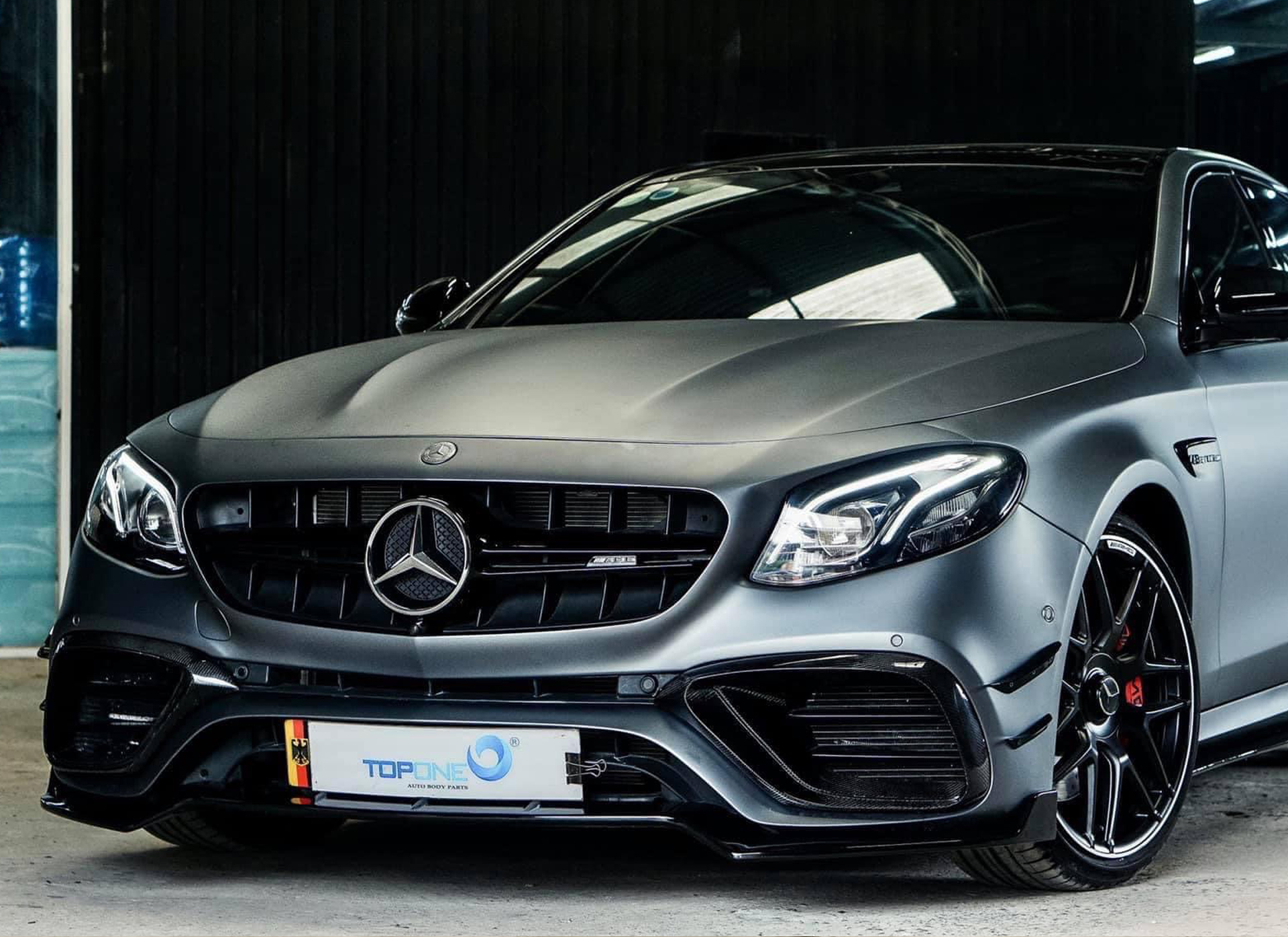 MERCEDES E200/250/300 W213 LÊN BODYKIT E63s / PHỤ KIỆN CARBON BRABUS STYLE / RES EXHAUST