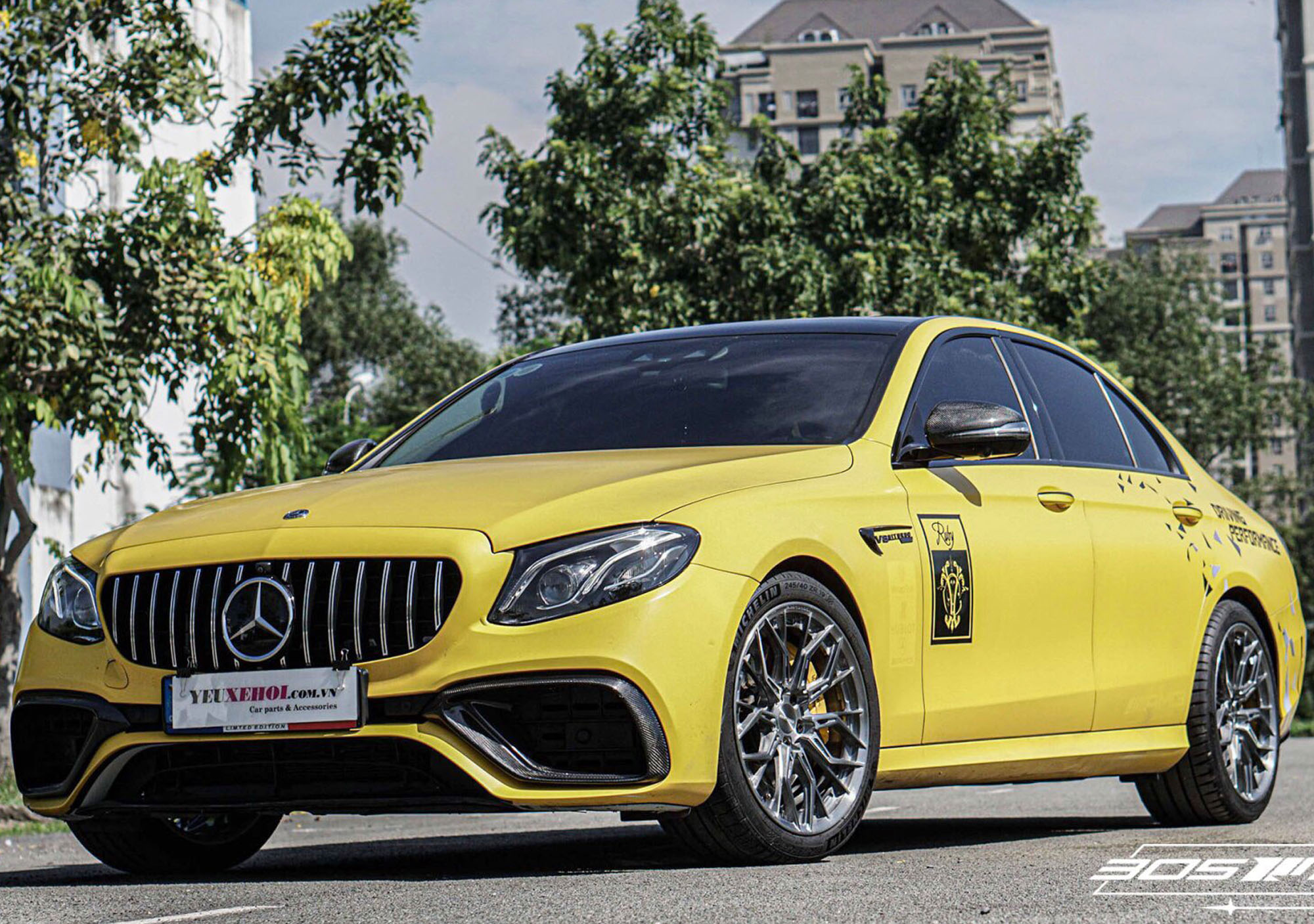 MERCEDES E350 AMG / UF160 305FORGED