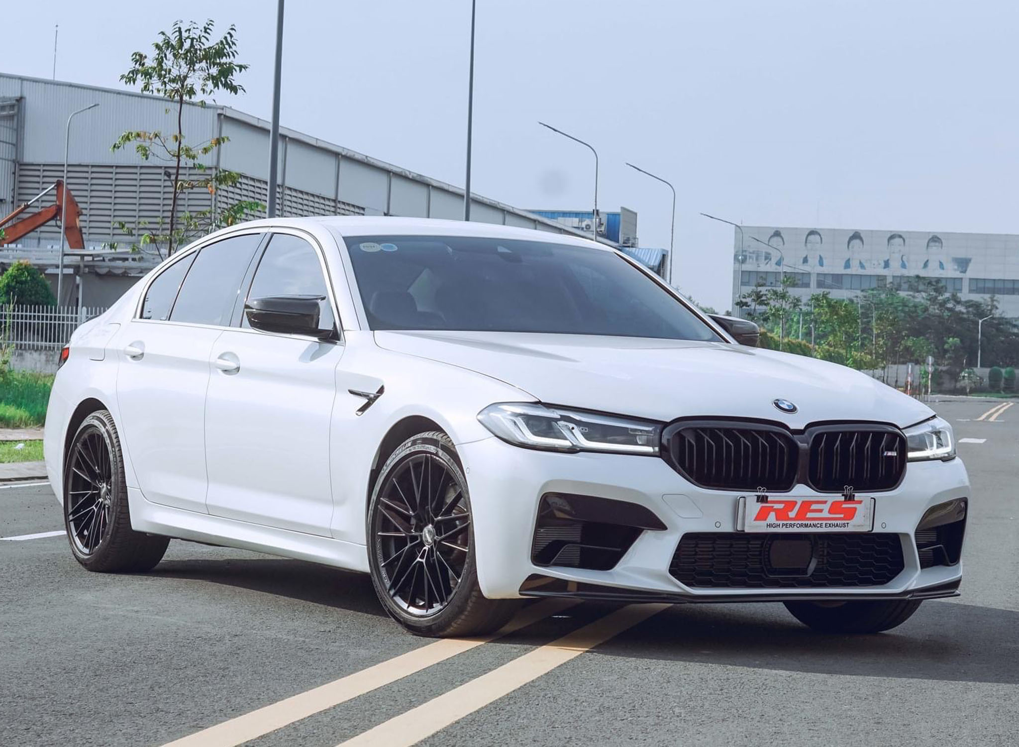 HOÀN THIỆN GÓI NÂNG CẤP BODYKIT TOPONE M5 / FT115 19INCHES 305FORGED / PÔ RES CHO BMW 520I G30