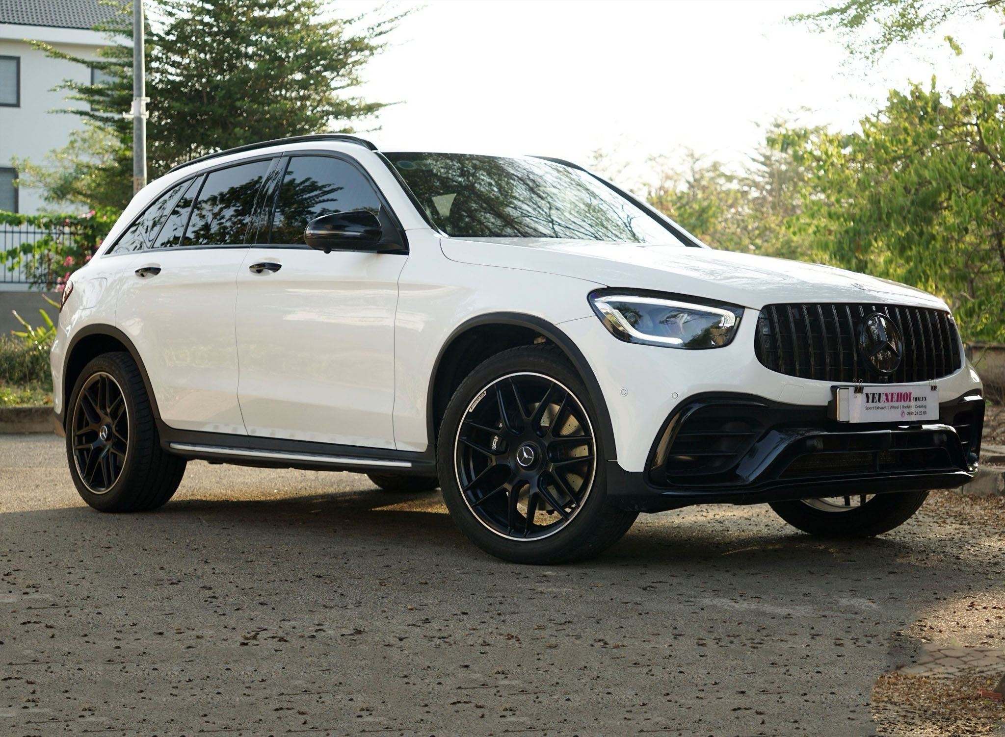 2016 MERCEDES GLC300 NÂNG ĐỜI 2022 GLC63 / ĐÈN PHA CHÍNH HÃNG + BODYKIT GLC63 TOPONE