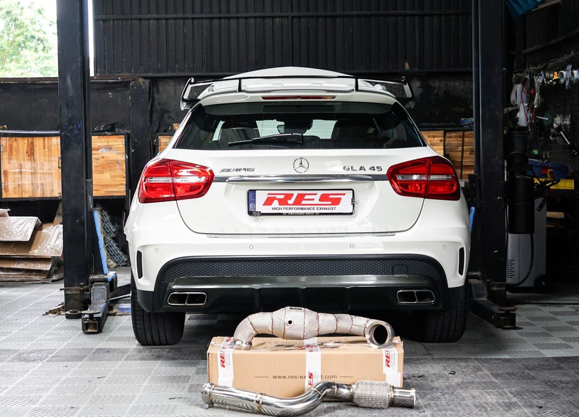 MERCEDES GLA45 / DOWNPIPE 200 CELL HEATSHIELD / RES EXHAUST SYSTEM